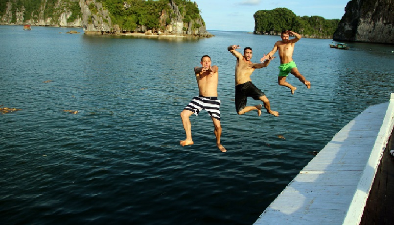 Open water swimming in Lan Ha Bay